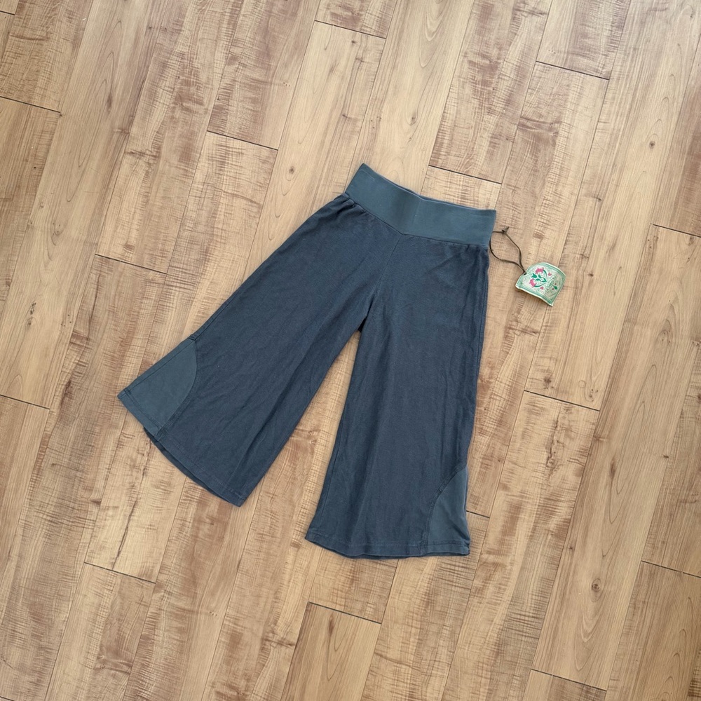 Wide Leg Pull-On Capri Pants in Cozy Soft Cotton Charcoal